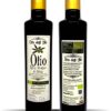 Vengono mostrate due bottiglie in vetro scuro di Olio EVO Bio Certificato Biologico 250ml, una con l'etichetta frontale e l'altra con informazioni sul prodotto e un codice QR. Entrambe le bottiglie sono dotate di eleganti tappi dorati.